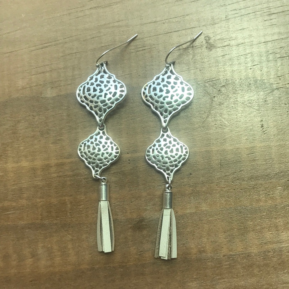 Stella & Dot Tassel Earring